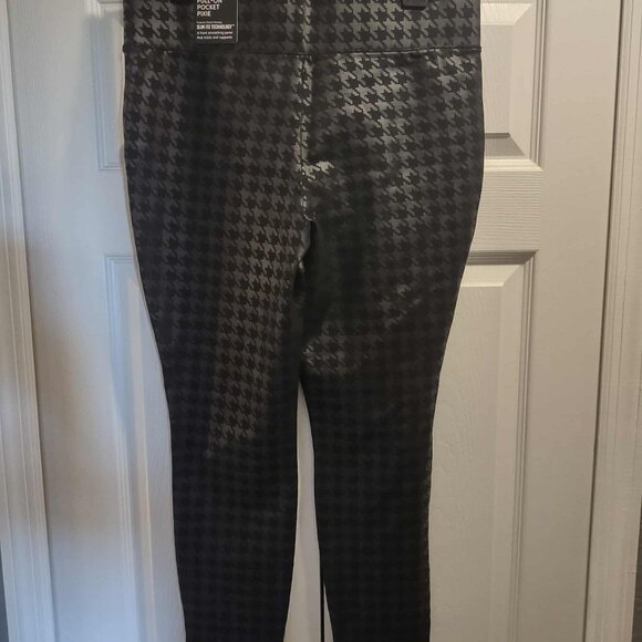 Torrid Studio Luxe Point Pull-On Pocket Pixie Pant 00R NWT - Picture 2 of 5